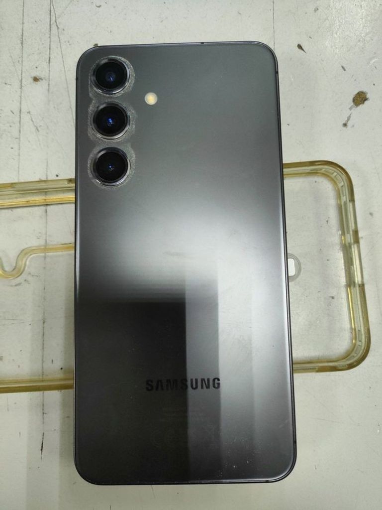 Оголошення Samsung galaxy s24 fe 8/128gb Б/У