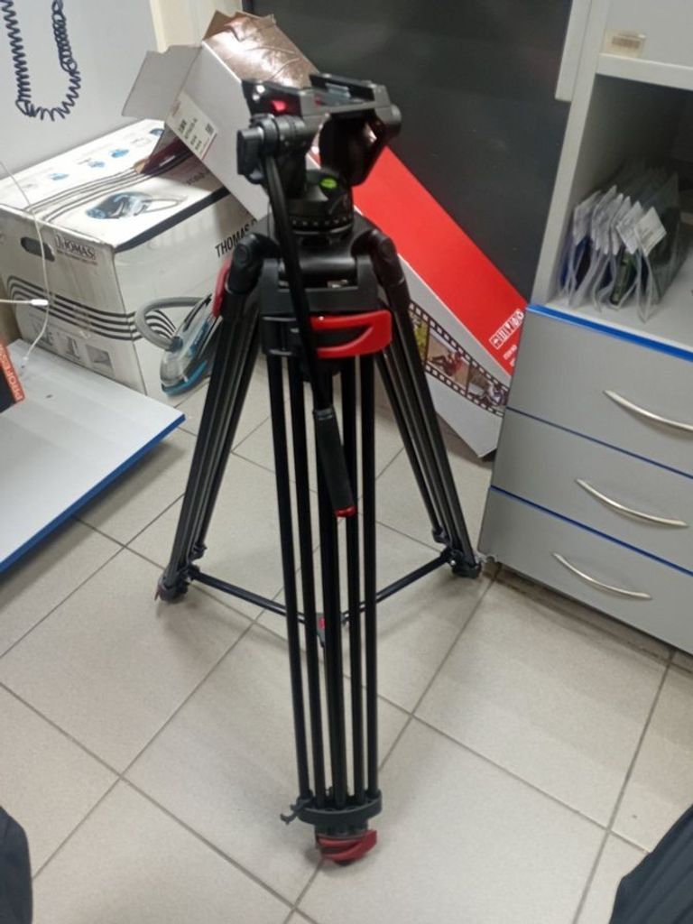 Дешево Miliboo MTT602A з ломбарду