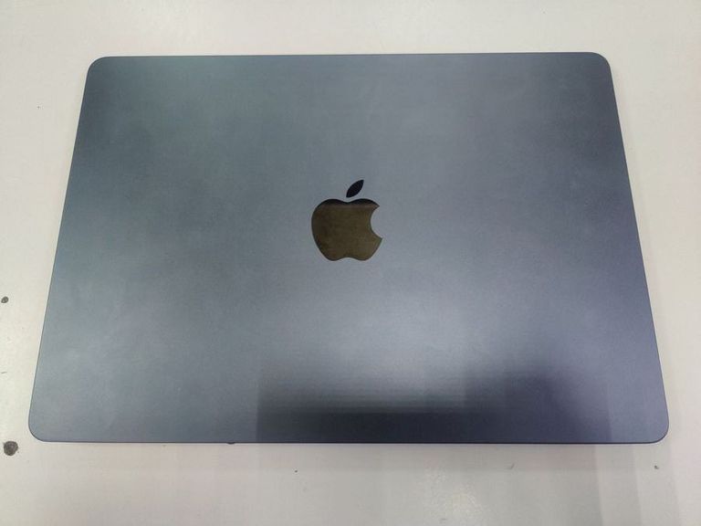 Apple macbook air 13.6'' a3113/m3/ram16gb/ssd256gb/gpu 8 core Код:01-200749827. Изображение 5