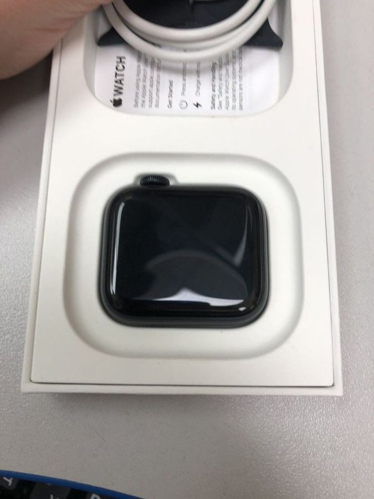 Купить Apple watch se 2 gps 40mm aluminum case Б/У
