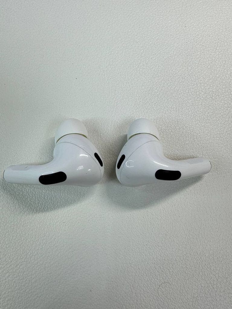 Apple airpods pro 2nd generation with magsafe charging case usb-c Код:01-200763610. Зображення 5