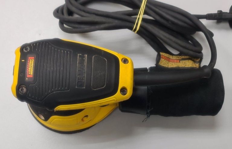 Оголошення Dewalt DWE6423 Б/У