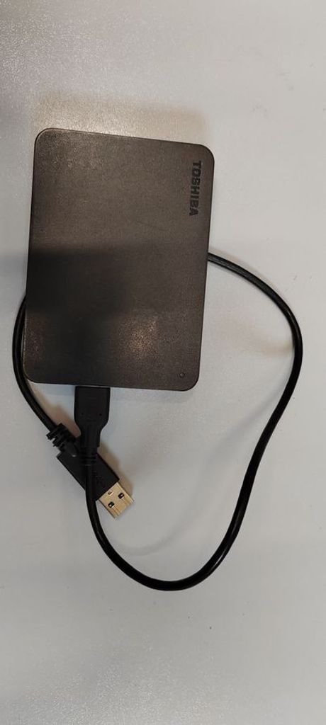 Купить Toshiba canvio basics 2022 1 tb Б/У