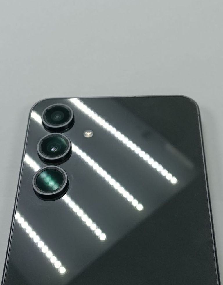 Samsung galaxy s24 fe 8/256gb Код:01-200797015. Зображення 11