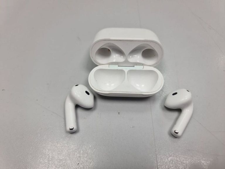 Оголошення Apple airpods 4 with active noise cancellation Б/У