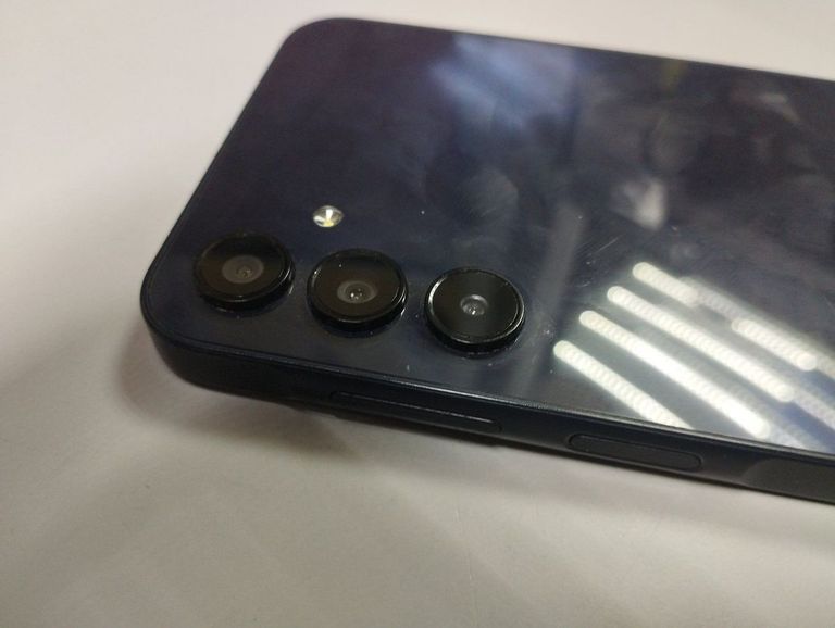 Оголошення Samsung galaxy a15 sm-a155f 4/128gb Б/У