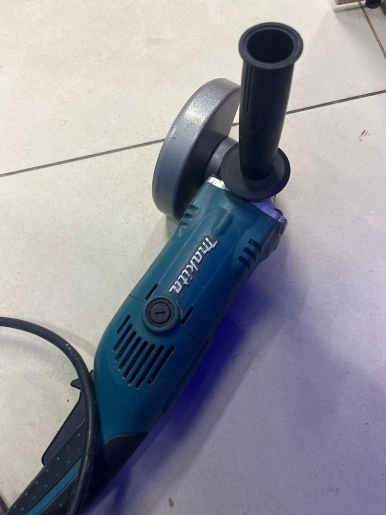 Дешево Makita GA6021C з ломбарду