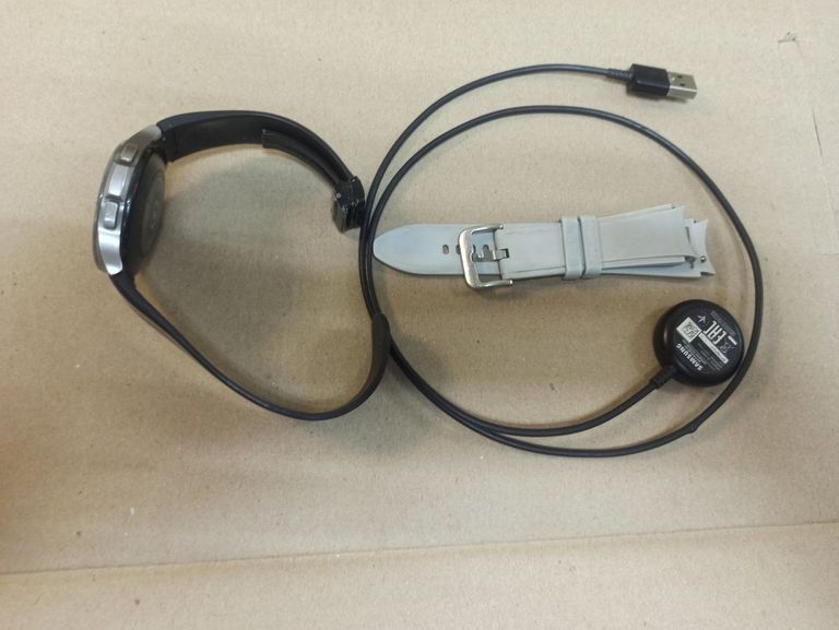 Дешиво Samsung galaxy watch4 classic 46mm с ломбарда