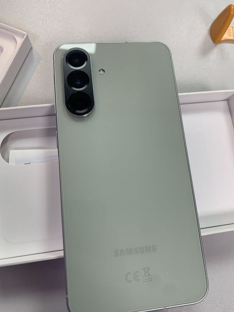 Оголошення Samsung galaxy a56 5g 8/256gb Б/У