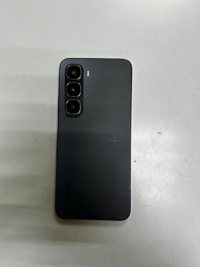 Дешево Infinix infinix hot 60i x6728 8/256gb з ломбарду