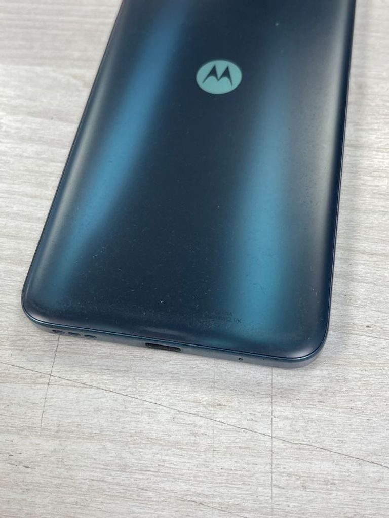 Дешево Motorola moto e13 2/64gb з ломбарду