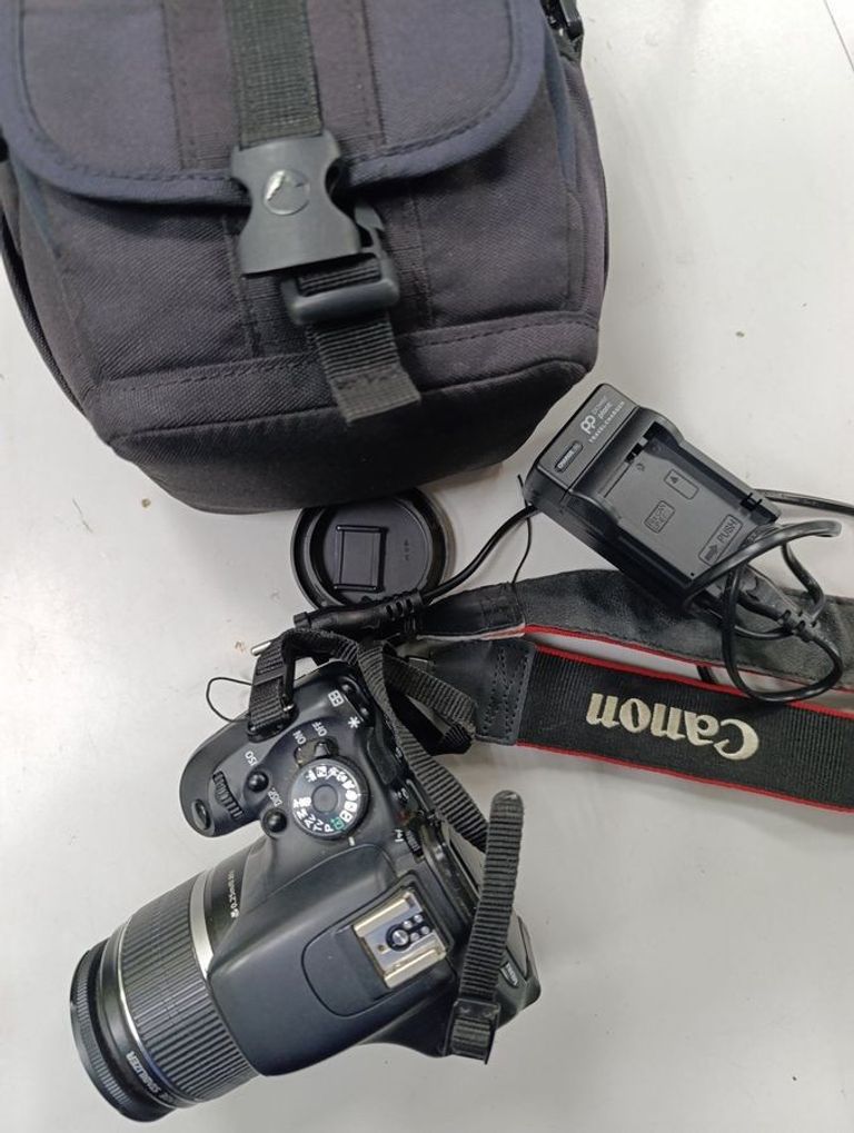 Купить Canon eos 600d + ef-s 18-55mm 1:3.5-5.6 is ii Б/У