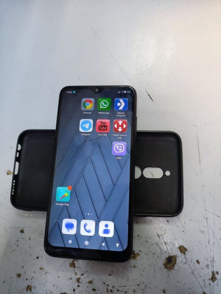 Купить Xiaomi Redmi 8 4/64GB Blue Б/У