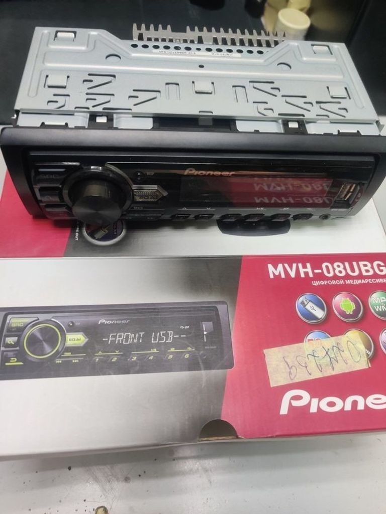 Купити Pioneer MVH-08UBG Б/У