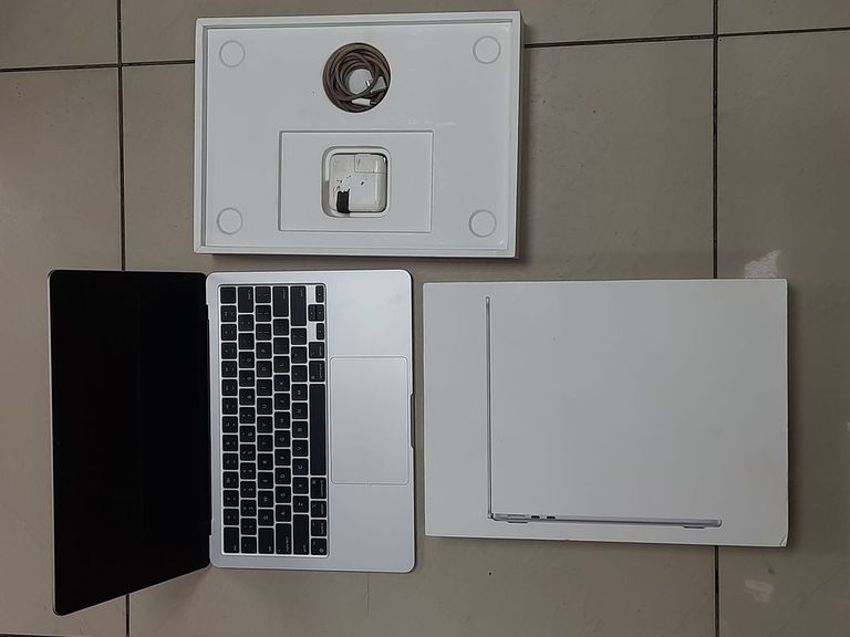 Apple macbook air 13.6/ m2 / ram 16gb/ ssd 256gb/ gpu 8 core Код:01-200920732. Зображення 7