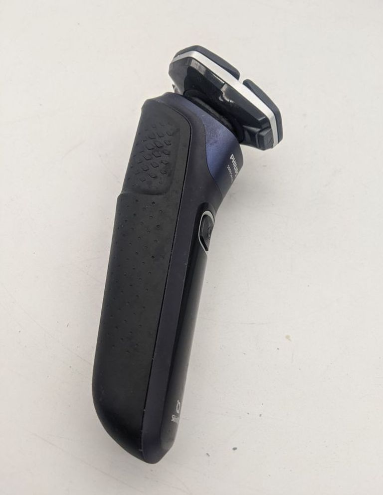 Дешиво Philips Shaver series 5000 S5885/10 с ломбарда