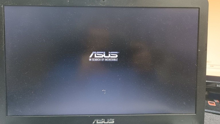 Купить Asus 15/amd a10 8700p ddr3/8gb ddr3/hdd 1000 gb/ssd *відсутній/*інтегрована Б/У