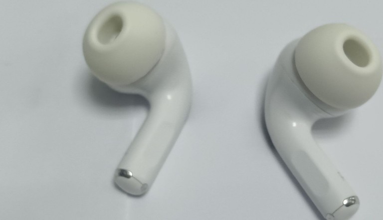 Apple airpods pro 2nd generation with magsafe charging case usb-c Код:01-200933959. Зображення 11