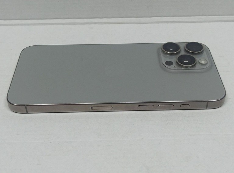 Apple iphone 15 pro max 256gb Код:01-200937712. Изображение 6