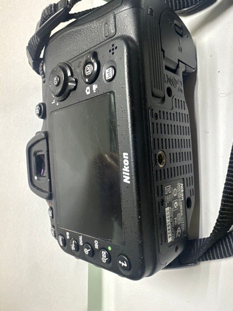 Дешиво Nikon D7100 body с ломбарда