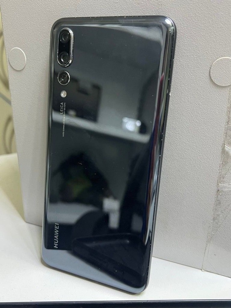 Дешиво Huawei p20 pro 6/128gb с ломбарда