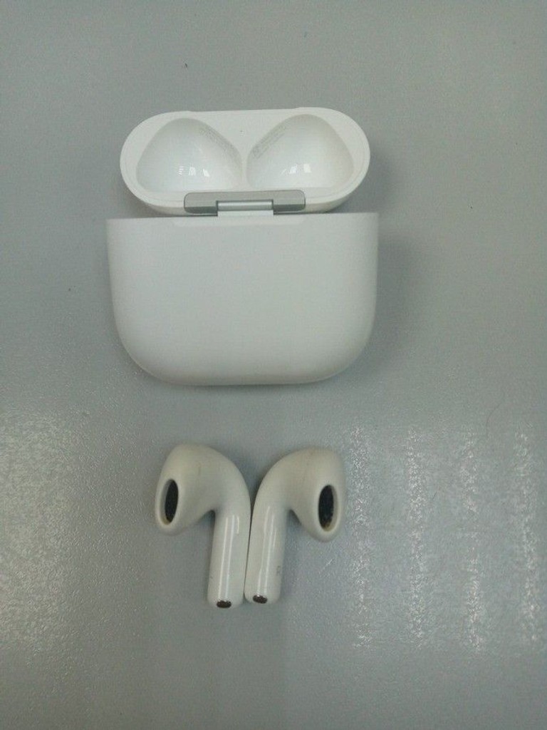 Дешиво Apple airpods 4 with active noise cancellation с ломбарда