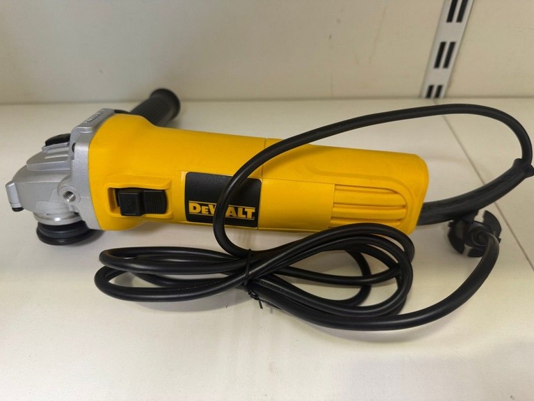 Дешево Dewalt DWE4117 з ломбарду