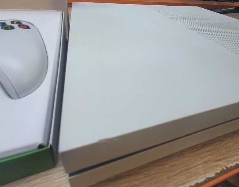 Объявление Microsoft Xbox One S 500GB Б/У