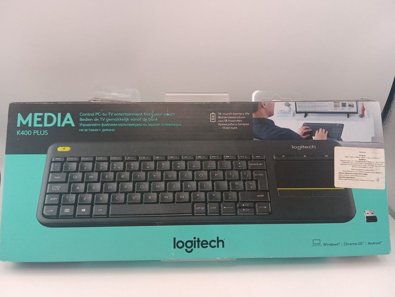 Дешево Logitech k400 plus з ломбарду