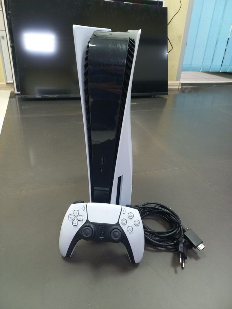 Купить Sony PlayStation 5 825GB Б/У