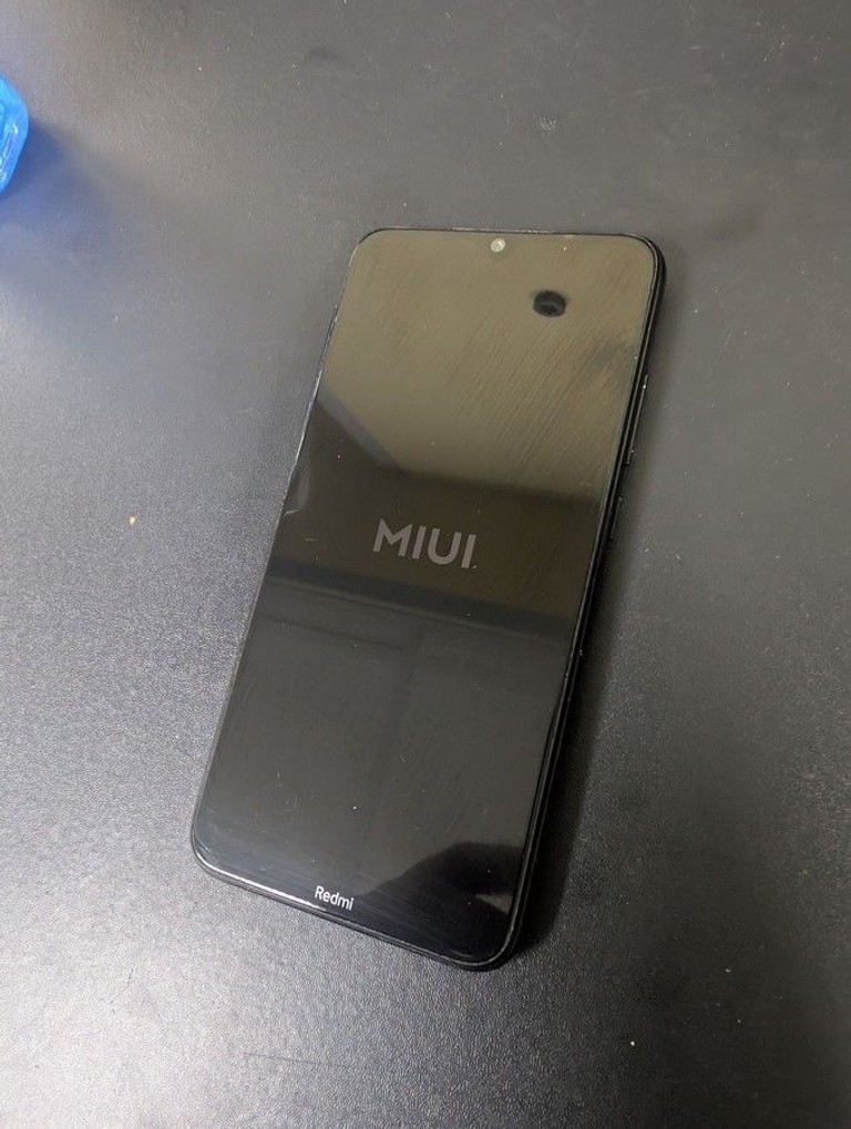 Дешево Xiaomi Redmi 8 3/32GB Blue з ломбарду