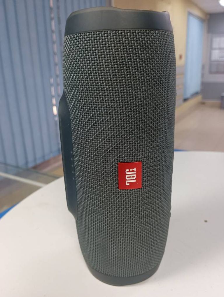 Jbl charge essential