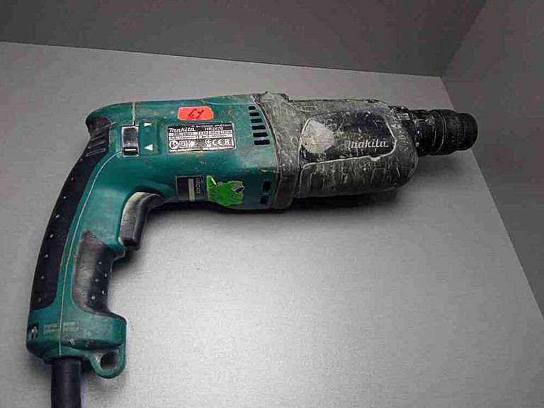 Дешево Makita HR2470 з ломбарду