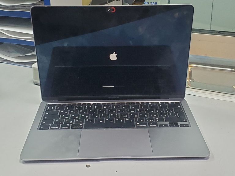 Дешиво Apple macbook air 13" 2020 a2179 core i3 1,1ghz/ram8gb/ssd256gb/intel iris plus graphics с ломбарда