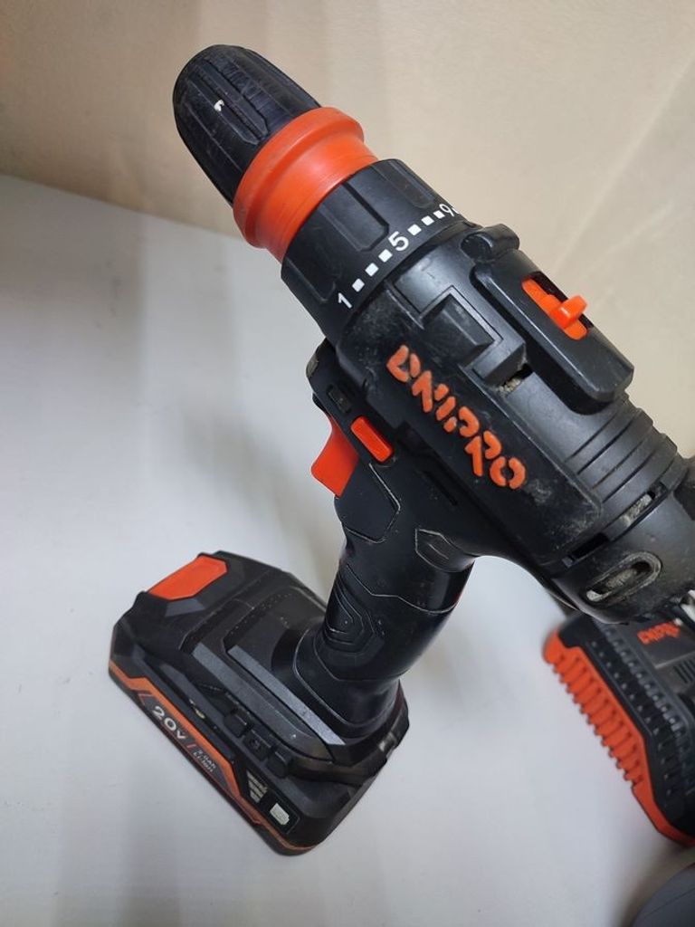 Оголошення Dnipro-M cd-218q 2акб 4ah зп Б/У