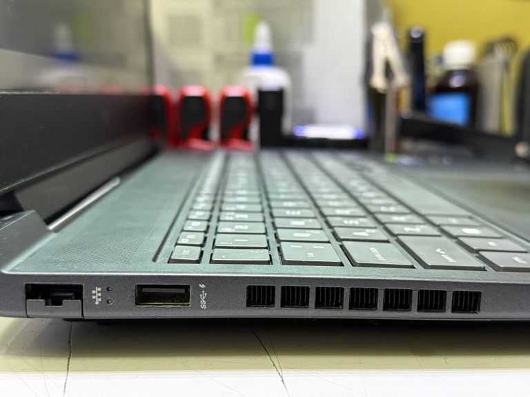 Розпродаж Hp 16/core i7-13700hx ddr5/32gb ddr5/ssd 1000 gb/geforce rtx4060 8gb, продавець Техноскарб