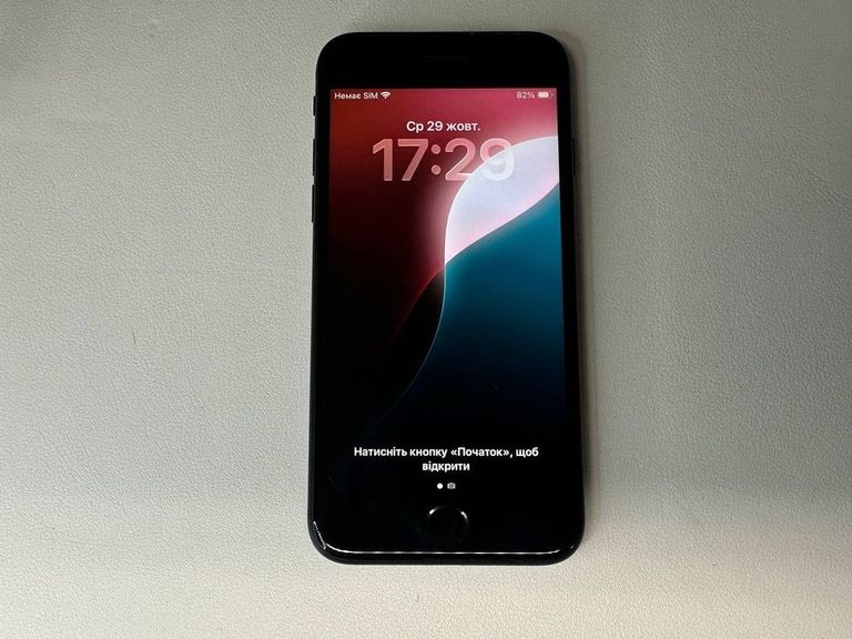 Купити Apple iPhone SE 2020 128GB Black Slim Box (MHGT3) Б/У