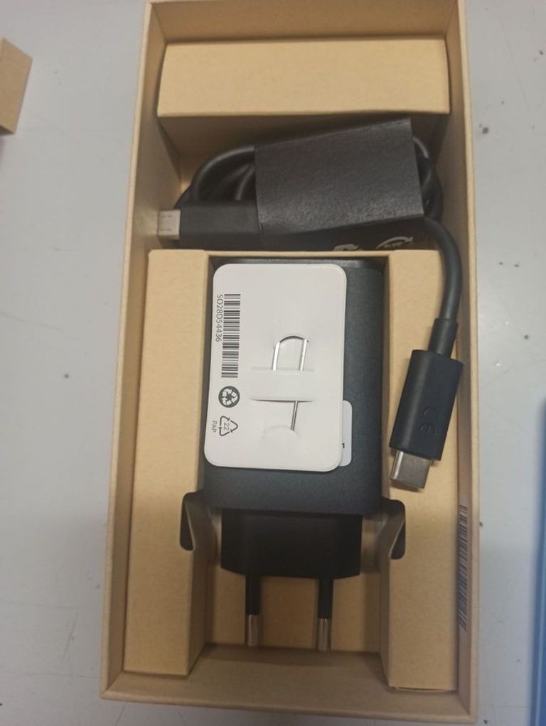 Дешиво Motorola edge 40 8/256gb с ломбарда