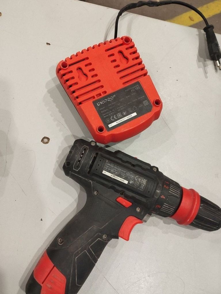 Оголошення Dnipro-M cd-12q 1акб + зп Б/У