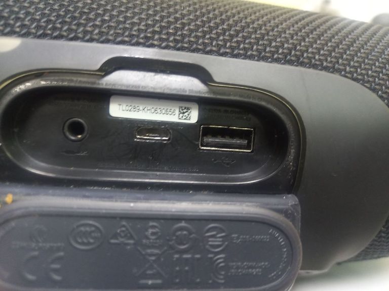 Розпродаж JBL Charge 3 Red (CHARGE3RED), продавець Техноскарб