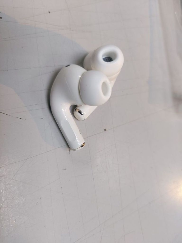 Дешево Apple airpods pro 2nd generation with magsafe charging case usb-c з ломбарду