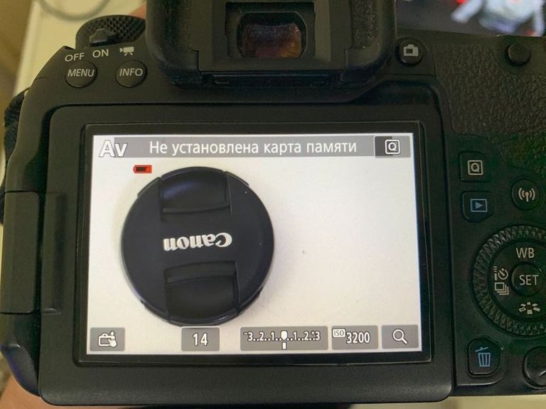 Оголошення Canon eos 77d / canon ef 50mm f/1,8 stm Б/У