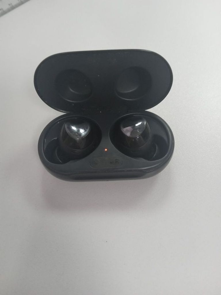 Оголошення Samsung galaxy buds+ sm-r175 Б/У