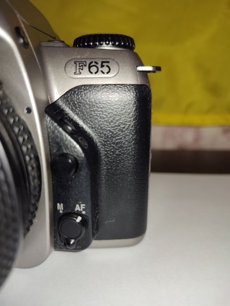 Дешево Nikon F65 з ломбарду
