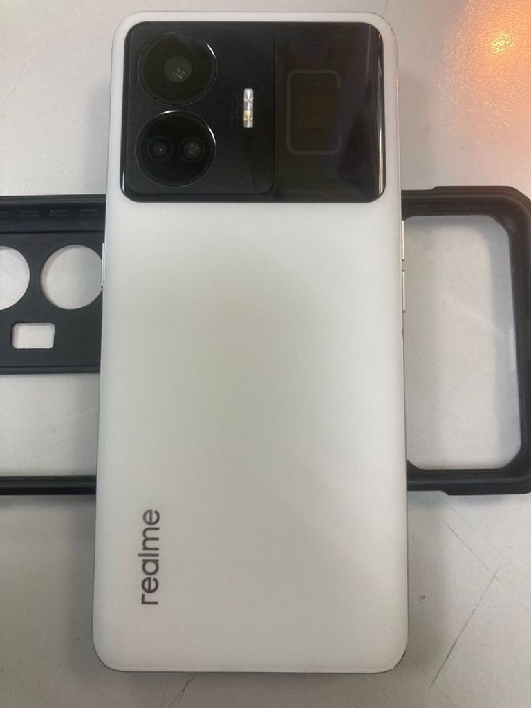 Розпродаж Realme gt3 16/1tb, продавець Техноскарб