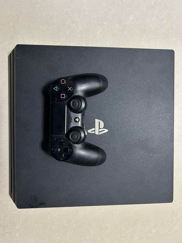 Дешево Sony playstation 4 1tb з ломбарду