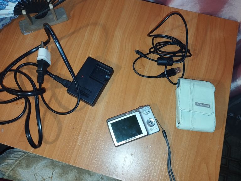 Дешиво Olimpus FE -220 с ломбарда