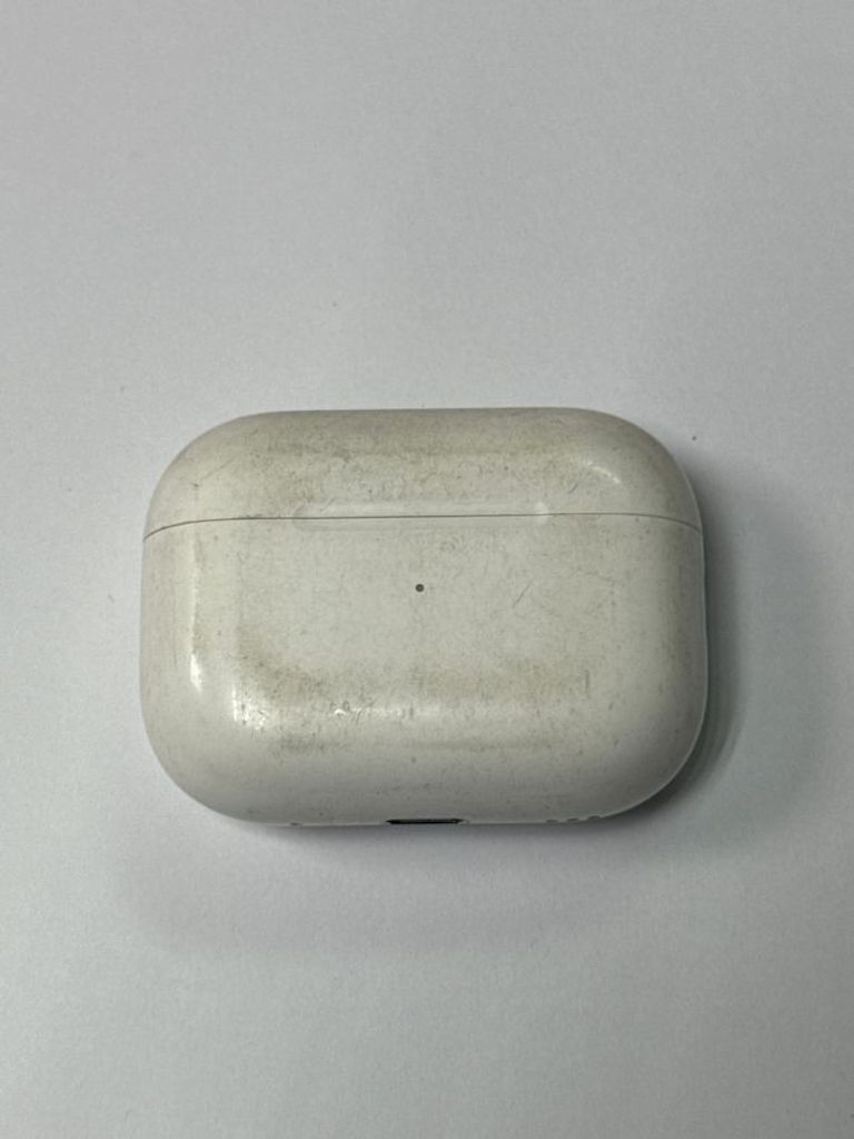 Купити Apple airpods pro 2nd generation with magsafe charging case usb-c Б/У