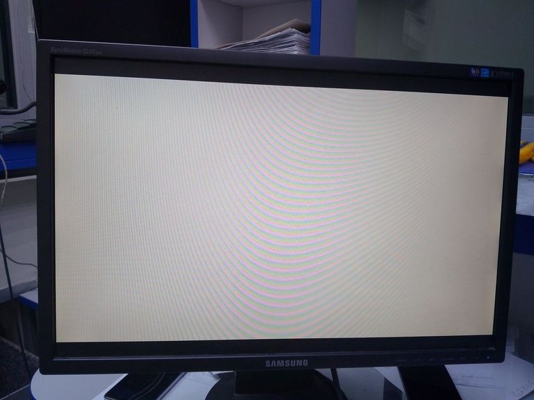 Купити Samsung 2243bw Б/У