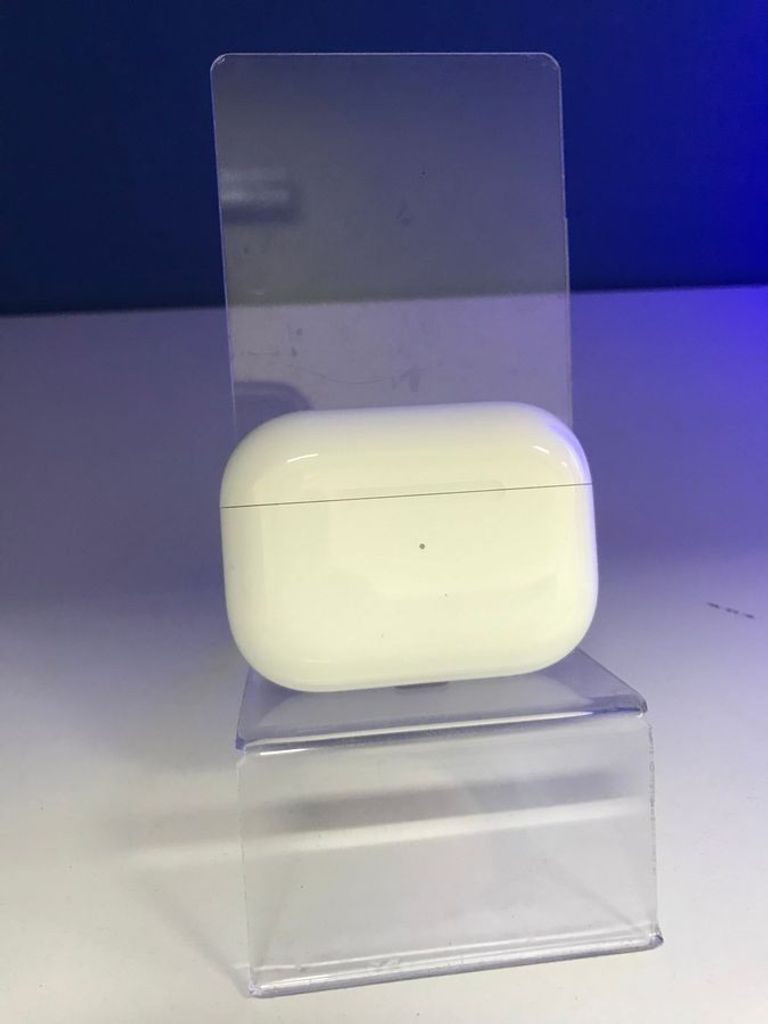 Купити Apple airpods pro 2nd generation with magsafe charging case usb-c Б/У
